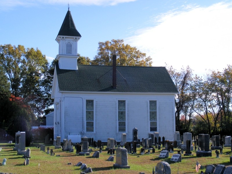 Eldora Methodist Church with cemetery
